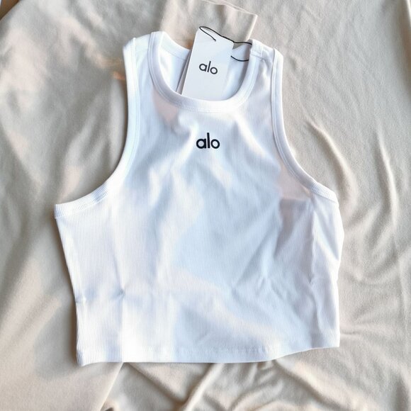 ALO Tops - ALO Women's Crop Top Size S Stylish Activewear Essential Trendy Design